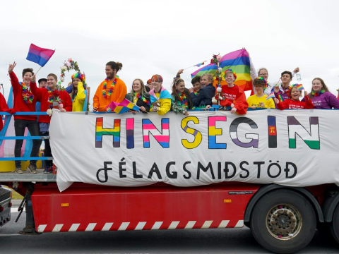 Vagn Hinsegin félagsmiðstöðvar í Gleðigöngu 2018.