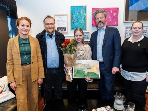Afhending verðlauna í myndlistakeppni friðarborgarstjóra