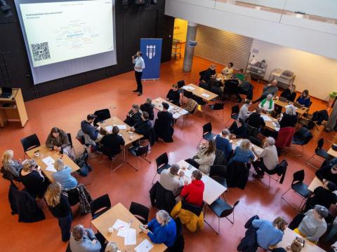 Resident meeting with the mayor at Hlíðaskóli in March