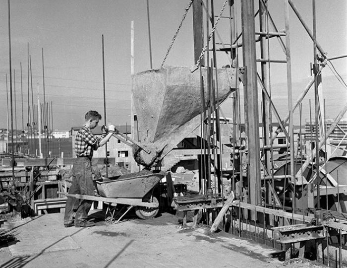 Construction at Sólheimar in Reykjavík.