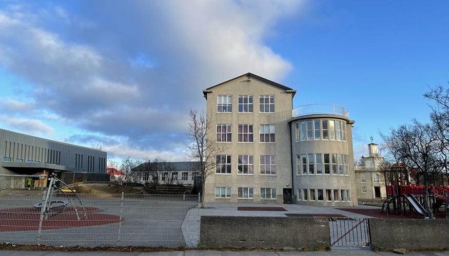 Overview of Melaskóli school grounds