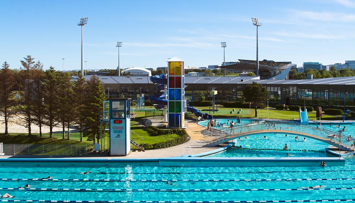 Overview of outdoor facilities at Laugardalslaug Pool