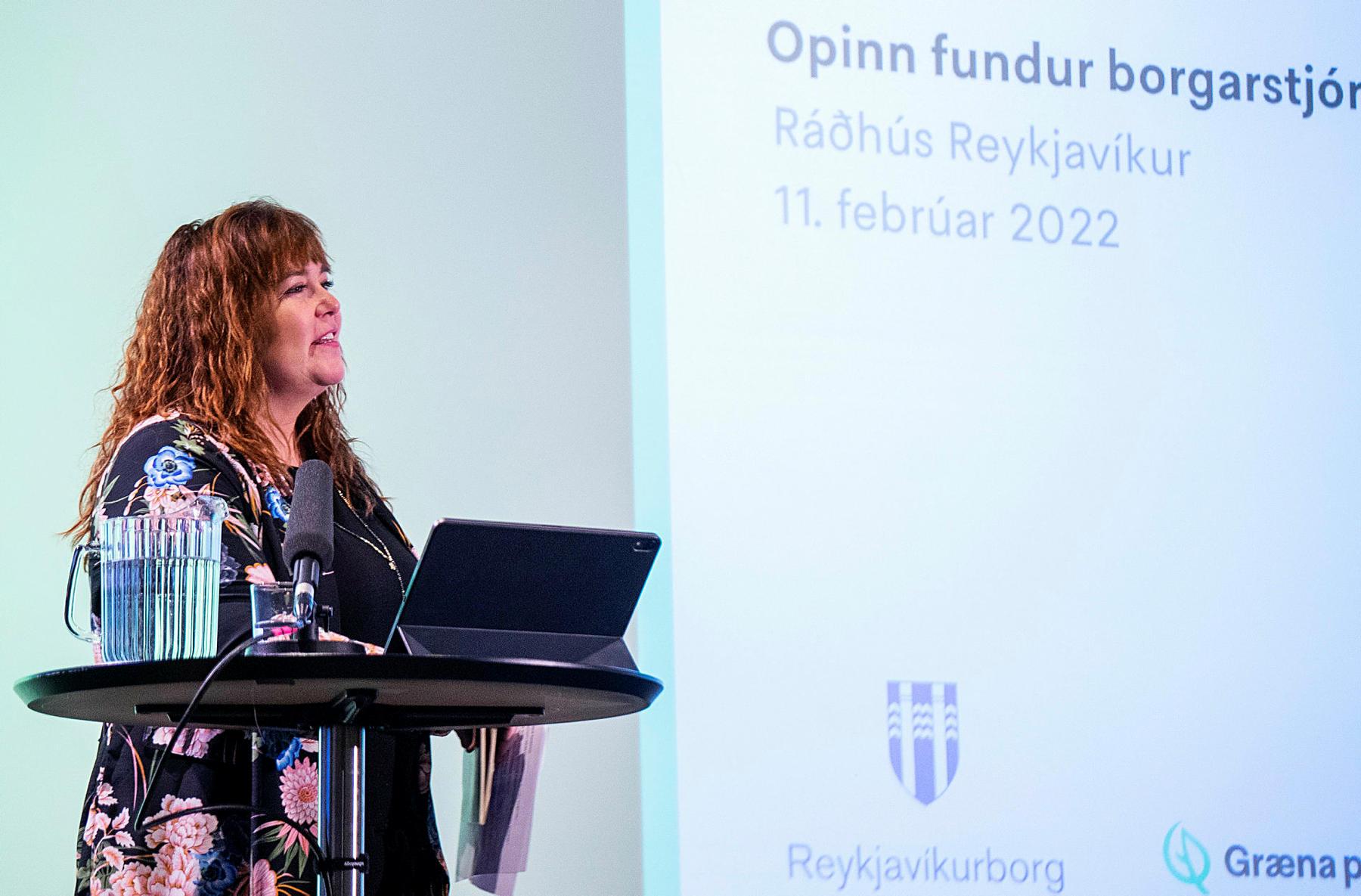 Þórdís Lóa Þórhallsdóttir í ræðustóli á fundi um Græna planið.