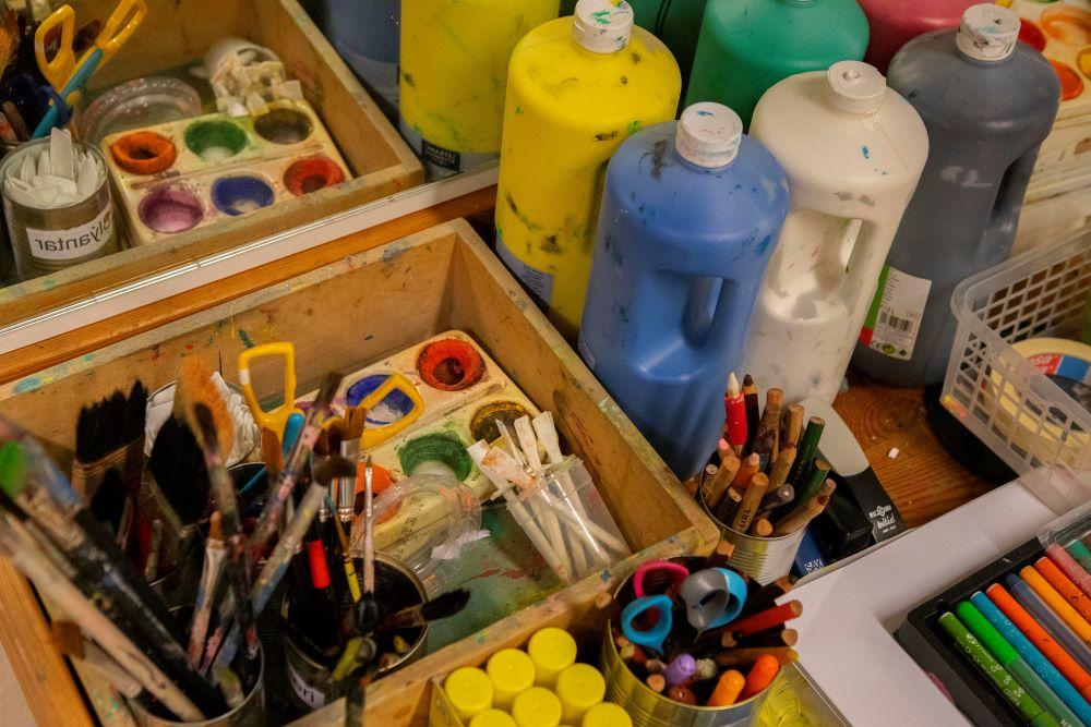 Paint and brushes at Tjörn preschool