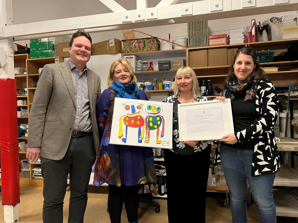Helgi Áss Grétarsson, Árelía Eydís Guðmundsdóttir formaður skóla- og frístundaráðs, Ásgerður Guðnadóttir leikskólastjóri og Carolina Schindler.