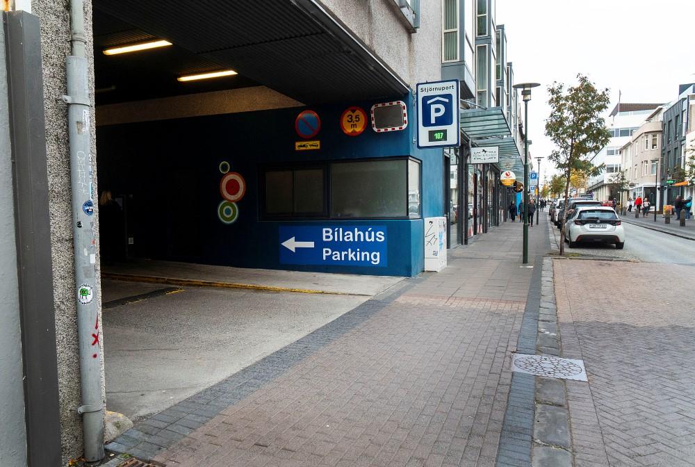 The change promotes more efficient use of parking garages in the city center.