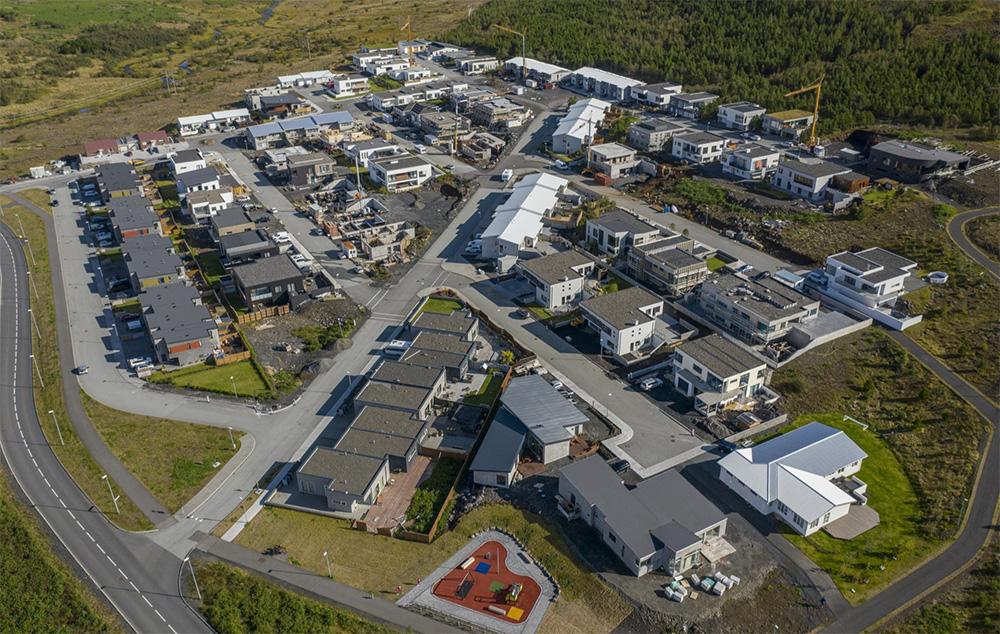 Loftmynd af Reynisvatnsási.