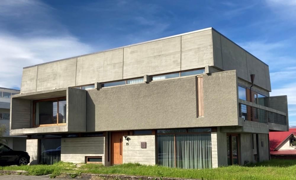 Brekkugerði 19