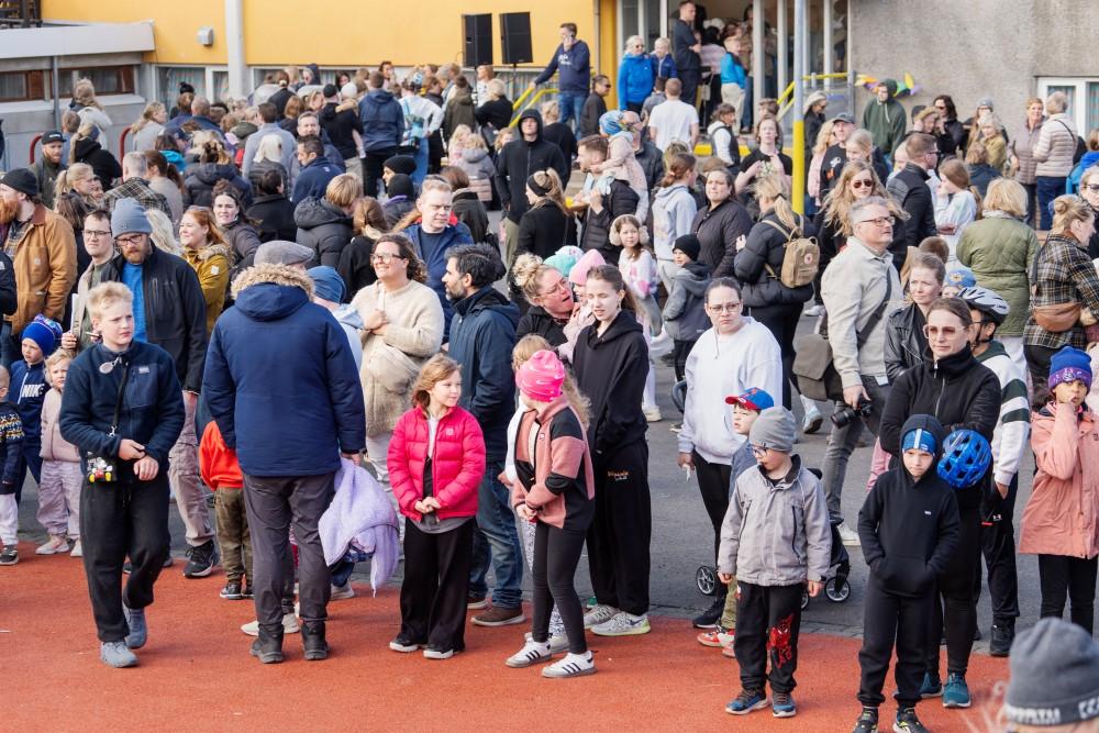 Hér má sjá fjölda gesta sem mættu á hátíðina.