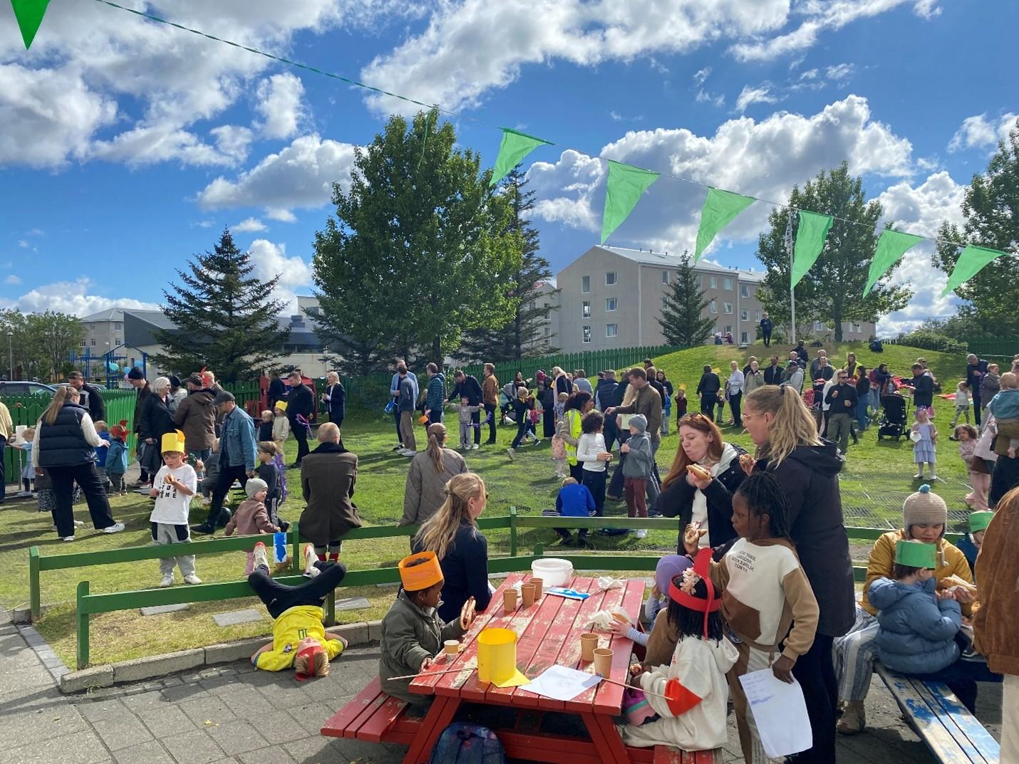 Sumarhátíð í Hagaborg.