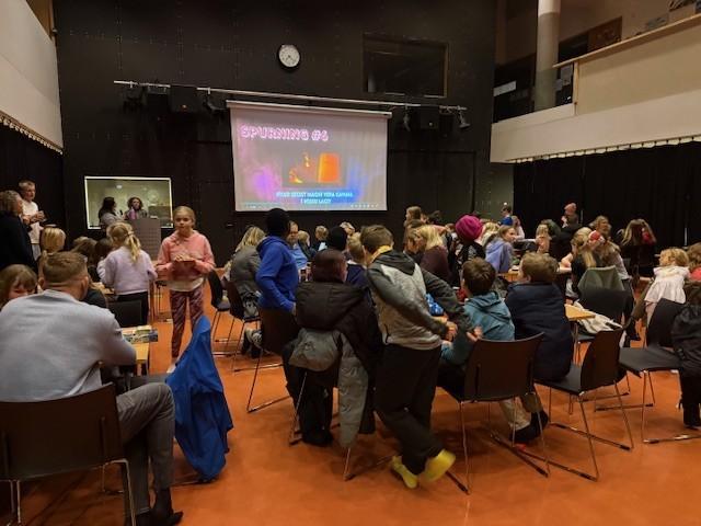 Svipmyndir úr félagsmiðstövðum á félagsmiðstöðvadaginn.