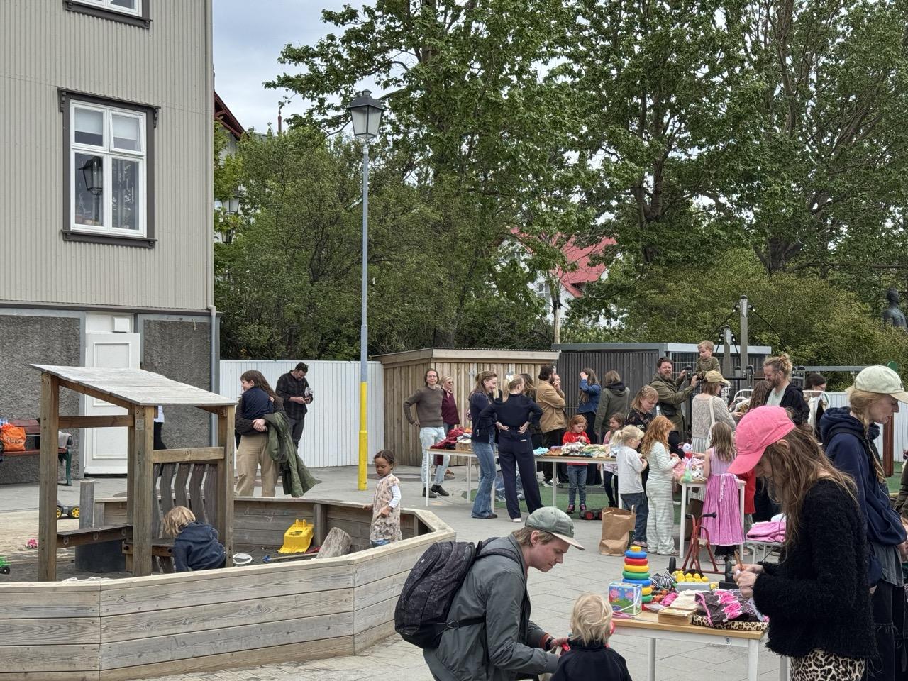 The flea market on the grounds of Tjörn Preschool.
