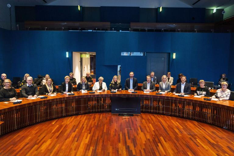Collaboration agreement for vulnerable children signed in the City Council Chamber.