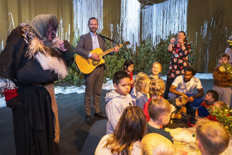 Christmas Forest opens at Reykjavík City Hall. Preschool children attended the opening, Mayor Einar Þorsteinsson played guitar and sang Christmas songs, and Grýla arrived with Leppalúði.