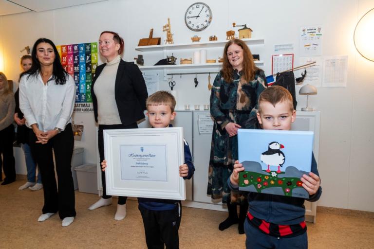 Hvatningarverðlaun veitt í Brekkuborg.