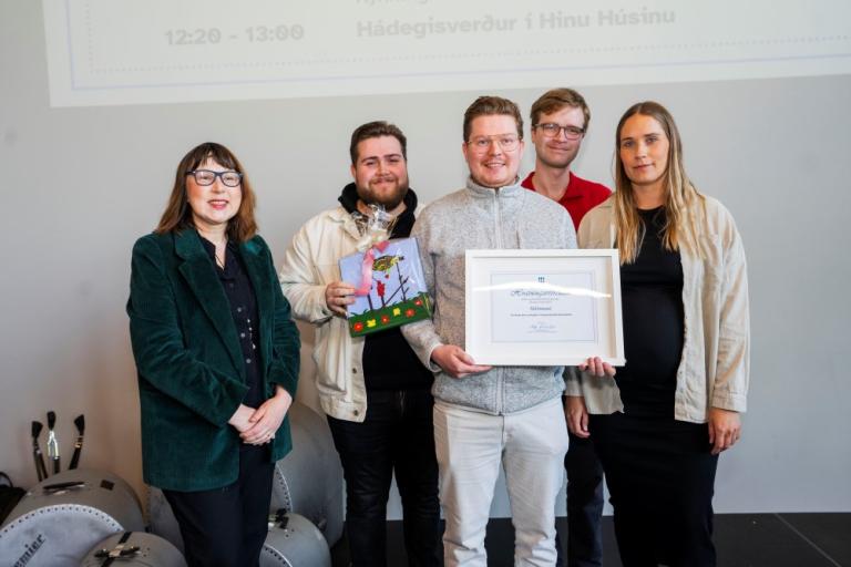Frá uppskeruhátíðinni Höfuðið í bleyti