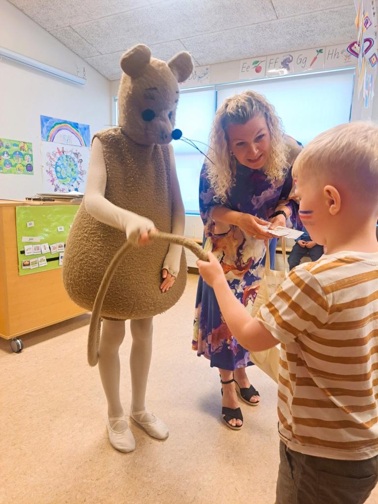Sumarhátíð í leikskólanum Hálsaskógi.