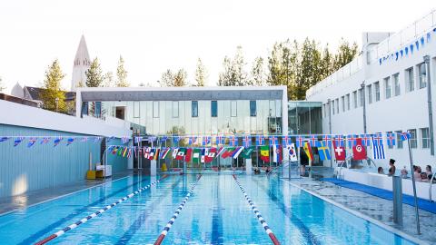 Overview of the lower outdoor area at Sundhöll Reykjavík Pool