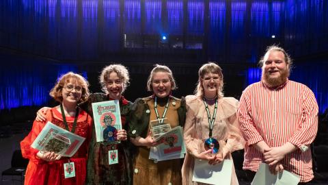 Vinningshafarnir 2021, hljómsveit Ólafs Kram, frá vinstri; Birgitta Björg Guðmarsdóttir, trompet/söngur, Eydís Egilsdóttir Kvaran, rafmagnsgítar/söngur, Guðný Margrét Eyjólfsdóttir, rafmagnsbassi/söngur, Iðunn Gígja Kristjánsdóttir, hljómborð/söngur og Sævar Andri Sigurðarson,  trommur