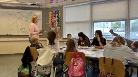 Kennsla úkraínskra barna í Vesturbæjarskóla