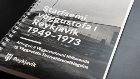 Mynd af skýrslu um starfsemi vöggustofa í Reykjavík 1949-1973.