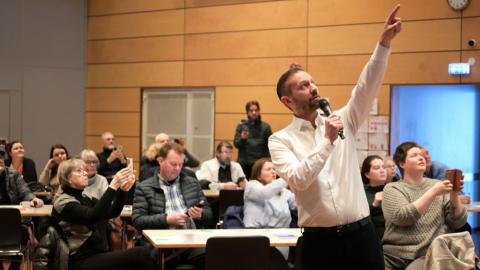Einar Þorsteinsson borgarstjóri á íbúafundi í Grafarvogi í morgun