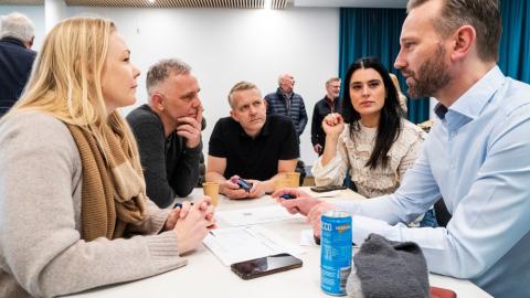 Einar Þorsteinsson borgarstjóri á spjalli við íbúa í Grafarholti og Úlfarsárdal