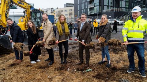 Fyrsta skóflustunga tekin að Frakkastíg 1