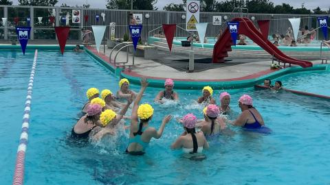 Water ballet group Eilífðin practicing at Vesturbæjarlaug pool