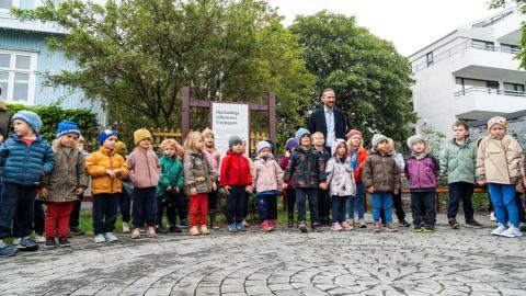 Mayor Einar Þorsteinsson formally opened Freyjugarður