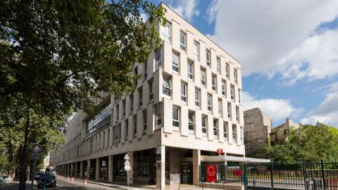 Kjarvalsstofa is located in this building in the heart of Paris