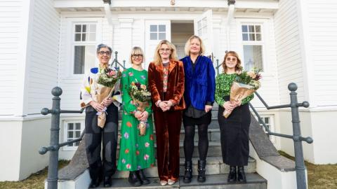 The Fjara Literary Prize awarded at Höfði. Pictured from left: Ingunn Ásdísardóttir, Rán Flygenring, Mayor Heiða Björg Hilmisdóttir, Sigþrúður Guðmundsdóttir, chair of the Fjara Literary Prize Association, and Birgitta Björg Guðmarsdóttir after the ceremony.