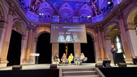 Mayor Heiða Björg participates in panel discussions in Paris alongside four others