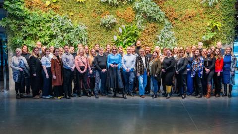 Group photo with the mayor.